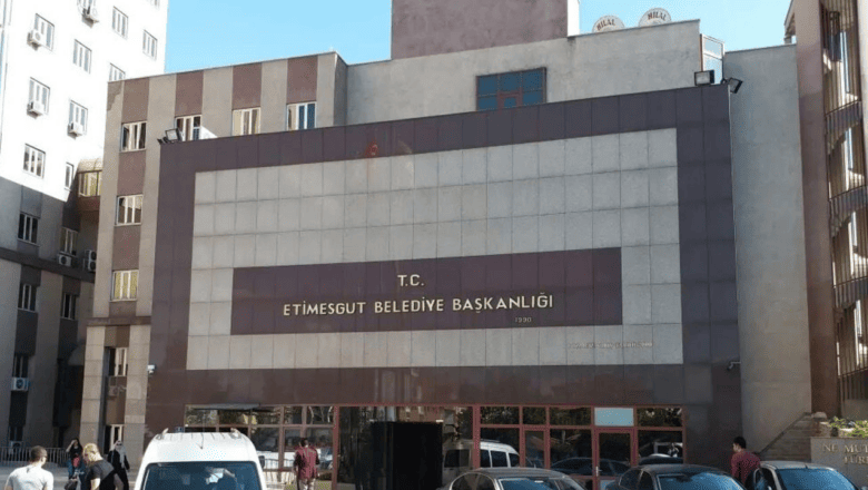 Etimesgut’ta başkan