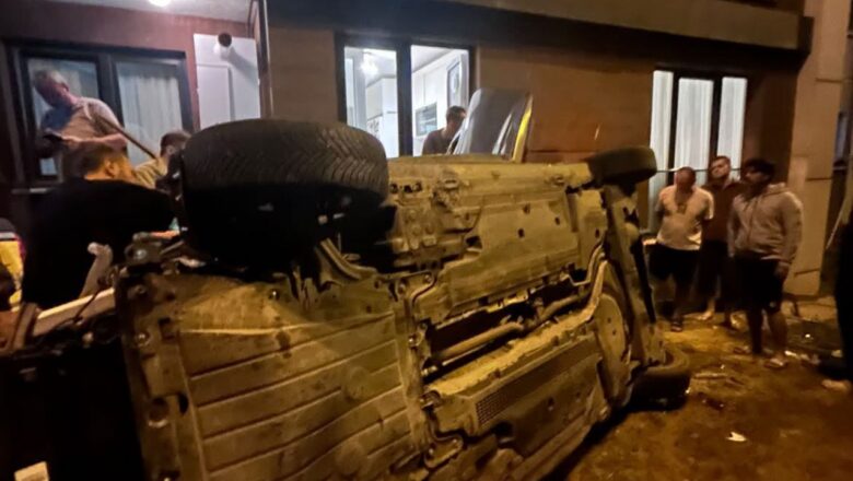 otomobil binanın 3'üncü katına çarptı